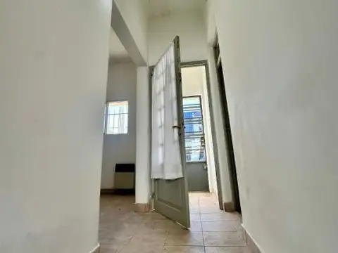 Alquiler casa 1 dormitorio con patio y parrillero, Garibaldi 1094, Rosario