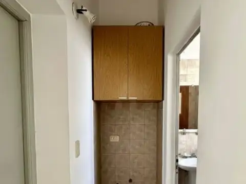 Alquiler casa 1 dormitorio con patio y parrillero, Garibaldi 1094, Rosario