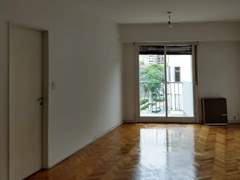 ALQUILO MONOAMBIENTE EN VILLA CRESPO FRENTE AL PARQUE CENTENARIO. TODO AIRE Y LUZ . AV. ÁNGEL GALLARDO AL 300