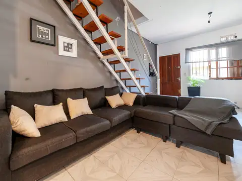 Venta dúplex 3 ambientes en lomas del mirador