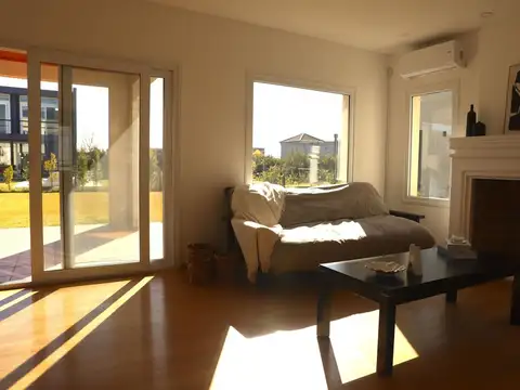 Casa en Alquiler en Puertos, USD 3.300