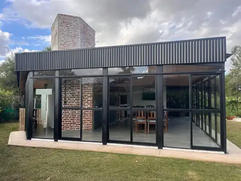 Casa 6 ambientes con 4 baños