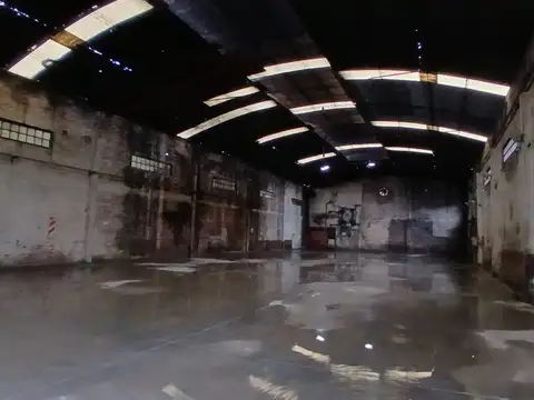 Galpon en Alquiler 32  mts Frente