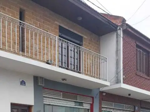 Local en Alquiler en Los Hornos, $ 525.000