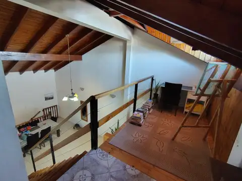 CASA 6 Amb QUINCHO Y TERRAZA P. ALTA - DOS NIVELES