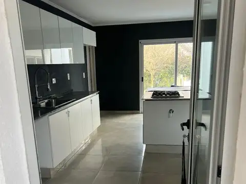 Casa 4 ambientes con 3 baños