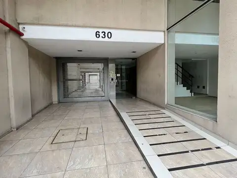 5 e/ 44 y 45 600, Piso 1