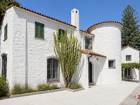 Imponente Casa en venta 9 ambientes Centro de San Isidro lote de 1.000 mts jardín, pileta, cocheras