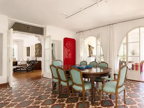 Casa en Venta con 5 cocheras