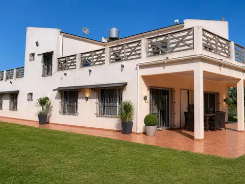 CAMPO 4.17 HAS CASA 2 PLANTAS, PILETA Y CABALLERIZAS.