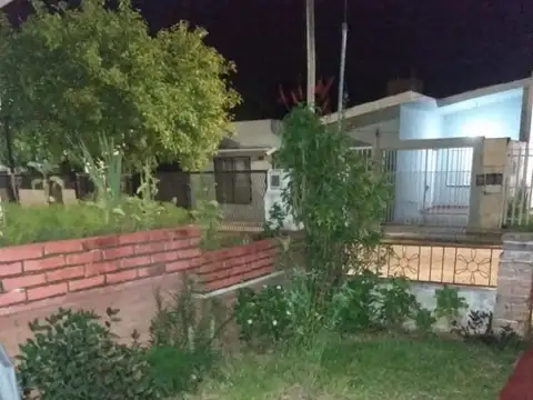 Casa en Alquiler con 1 cochera