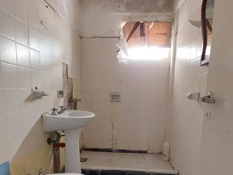 VENTA CORRIENTES 651 TRES DORMITORIOS CONTRAFRENTE OPORTUNIDAD RECICLADORES