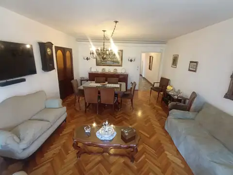 Avenida Coronel Esteban Bonorino 100