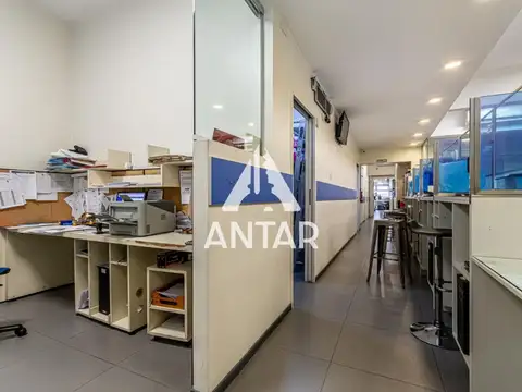 Oficina 6 ambientes con 3 baños