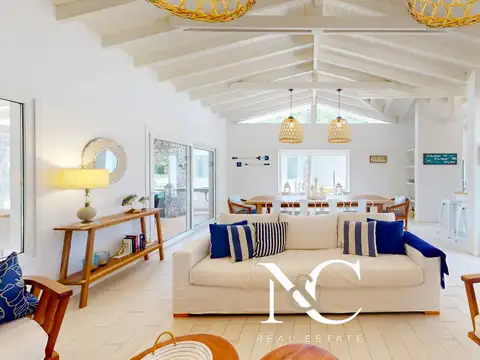 Casa en Venta en Costa Esmeralda, USD 360.000