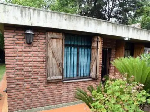 El Ombú e/ Los Álamos y Los Quebracho