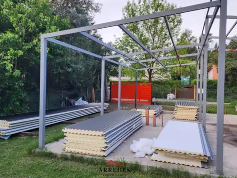 Casa 3 ambientes con 1 baño