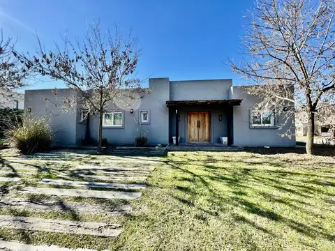 Casa En Venta 4 Ambientes Apta Crédito En Barrio El Aljibe Pilar, GBA Norte
