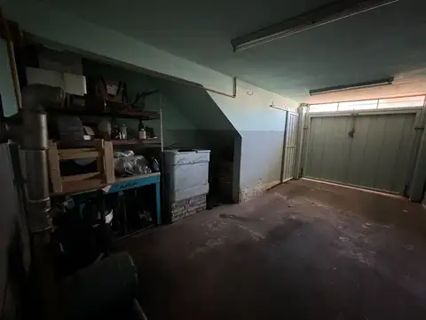 Casa en Venta con 3 cocheras