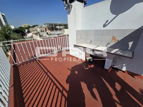 Monoambiente En 2do Piso Por Escalera - Guardia Nacional 900