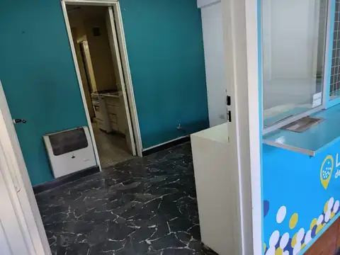 LOCAL EN EXCELENTE UBICACION A MTS AV HRIO PUEYRREDON