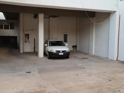 Cochera semicubierta en venta