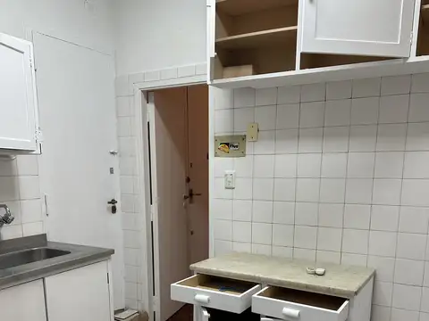 Azcuénaga 1500, Piso 4