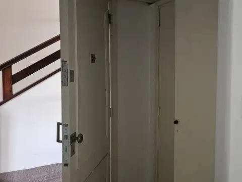 Oficina en excelente ubicacion incluye expensas, Abl y Aysa