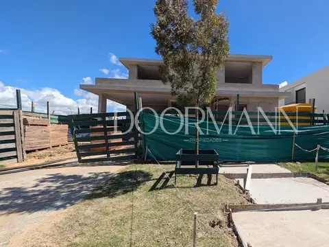 Casa en venta 4 dormitorios Carpinchos nordelta