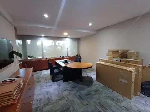 Oficina Monoambiente con 6 baños