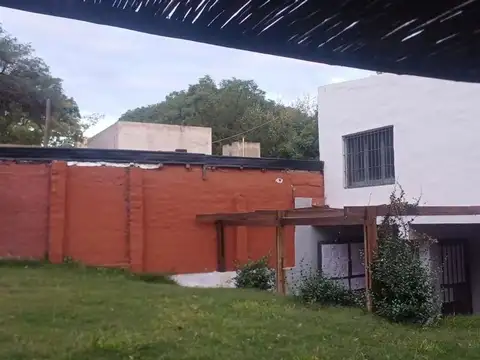 Casa 6 ambientes con 3 baños