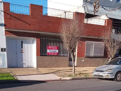 Casa a mts de Av. Mosconi