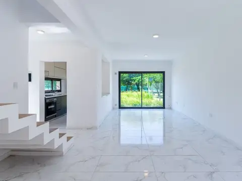 Casa en Venta en Villa Catalina, USD 108.000