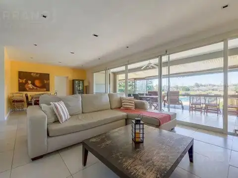 Casa en Venta al Este