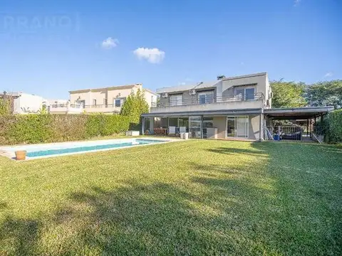 Casa 7 ambientes con 3 baños