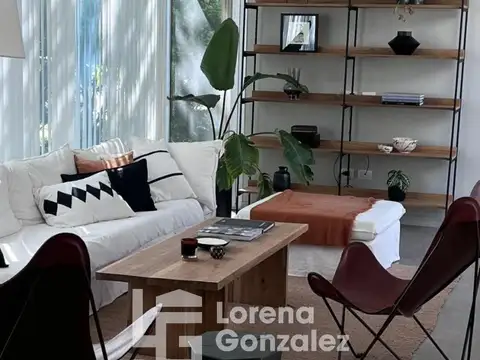Casa en Venta con 6 cocheras