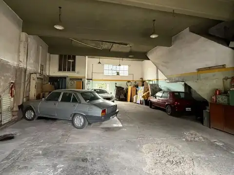 Venta De Vivienda Con Galpon 400m2, La Tablada