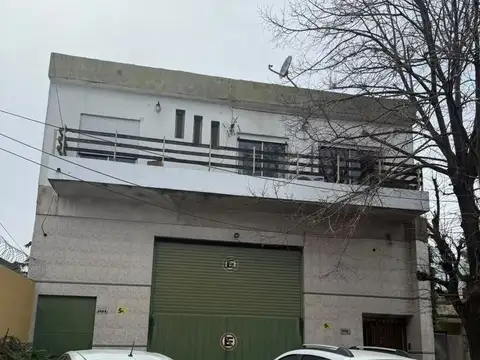 Venta De Vivienda Con Galpon 400m2, La Tablada