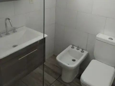 Depto Tipo Casa en Venta en Morón Sur, USD 70.000
