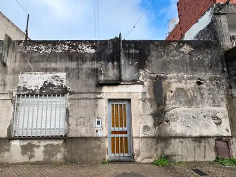Casa a reciclar de 225 m2 - Bahía Blanca 479
