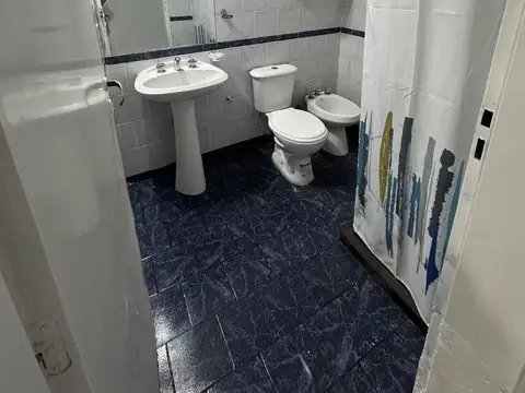 Depto Tipo Casa en Alquiler en Sarandi, $ 550.000