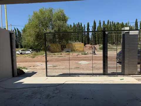 VENTA CASA 3 DORMITORIOS, LA CONSUELO, CENTENARIO