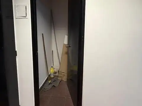 Oficina con terraza propia – ideal inversión – cerca del Congreso )