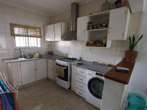 Casa en venta de 2 dormitorios en Pellegrini al 700