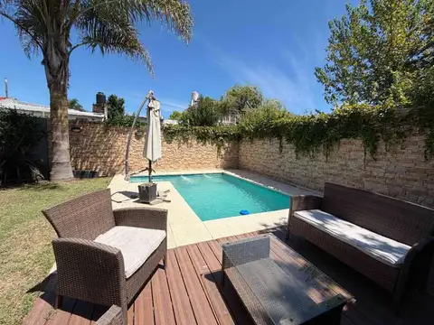 Casa 5 ambientes con 2 baños