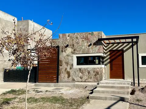 CASA EN VENTA BARRIO PRIVADO EN MAIPU