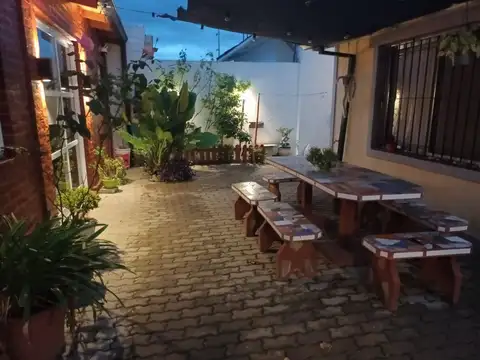 CASA 3AMB + QUINCHO C/PARRILLA Y PATIO- EXCELENTE