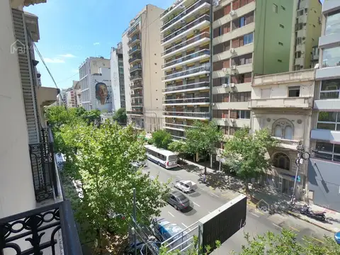 Departamento 8 ambientes con 2 baños