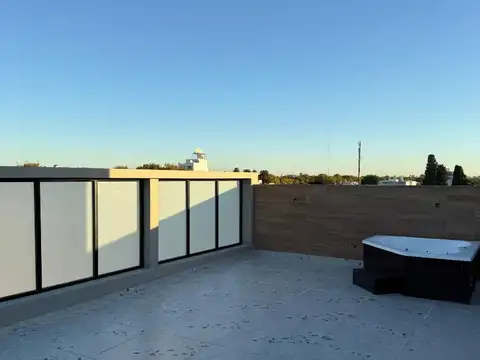 3B 45m2 Monoambiente Patio Propio Terraza Gral. Jacuzzi y Parrilla