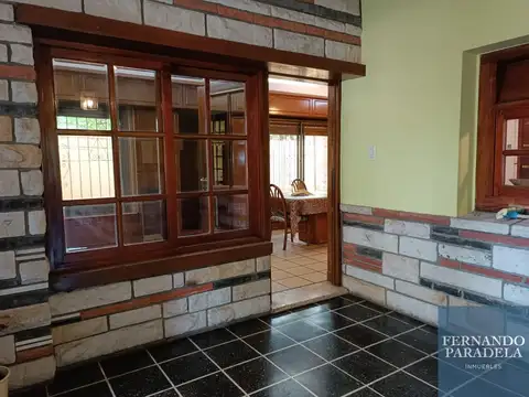 Casa 14 ambientes con 6 baños